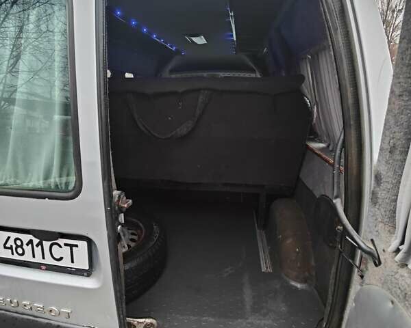 Серый Пежо Эксперт груз.-пасс., объемом двигателя 2 л и пробегом 300 тыс. км за 3700 $, фото 22 на Automoto.ua