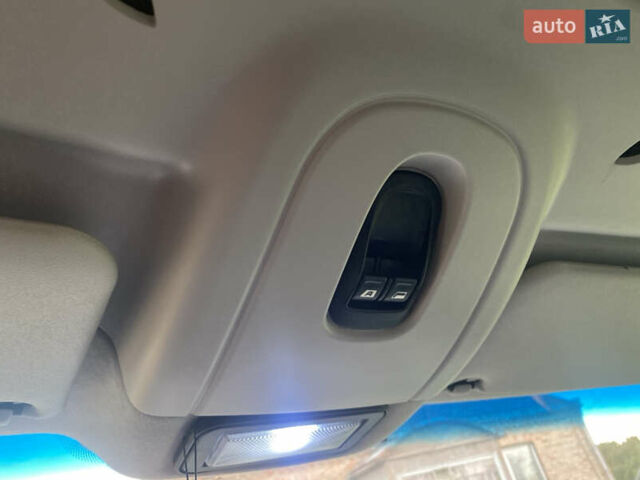 Пежо Эксперт груз.-пасс. 2005 в Луцке на Automoto.ua Серый Пежо Эксперт груз.-пасс., объемом двигателя 2 л и пробегом 290 тыс. км за 4800 $, фото 15 на Automoto.ua