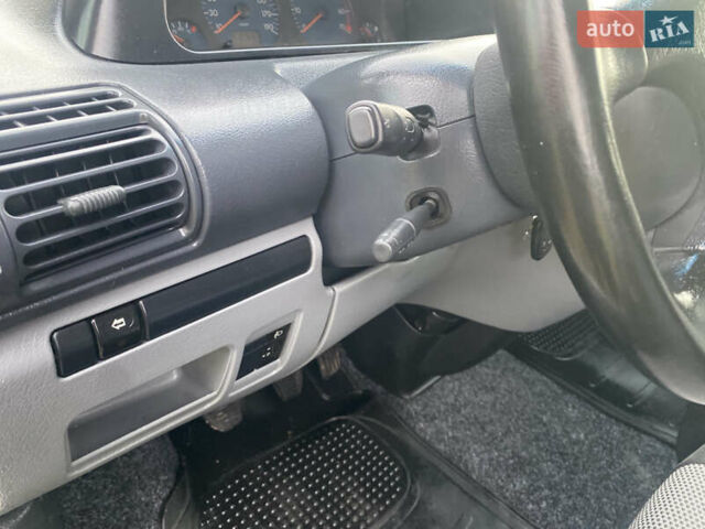 Пежо Эксперт груз.-пасс. 2005 в Луцке на Automoto.ua Серый Пежо Эксперт груз.-пасс., объемом двигателя 2 л и пробегом 290 тыс. км за 4800 $, фото 17 на Automoto.ua