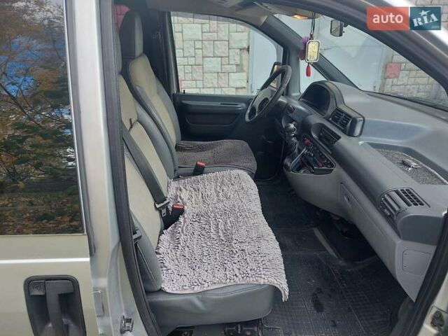 Серый Пежо Эксперт груз.-пасс., объемом двигателя 2 л и пробегом 246 тыс. км за 3500 $, фото 1 на Automoto.ua