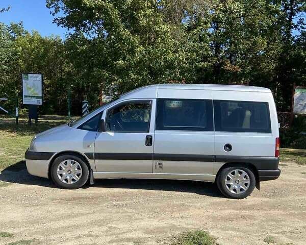 Пежо Эксперт груз.-пасс. 2006 в Томашполе на Automoto.ua Серый Пежо Эксперт груз.-пасс., объемом двигателя 2 л и пробегом 235 тыс. км за 5200 $, фото 8 на Automoto.ua