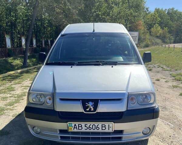 Пежо Эксперт груз.-пасс. 2006 в Томашполе на Automoto.ua Серый Пежо Эксперт груз.-пасс., объемом двигателя 2 л и пробегом 235 тыс. км за 5200 $, фото 1 на Automoto.ua