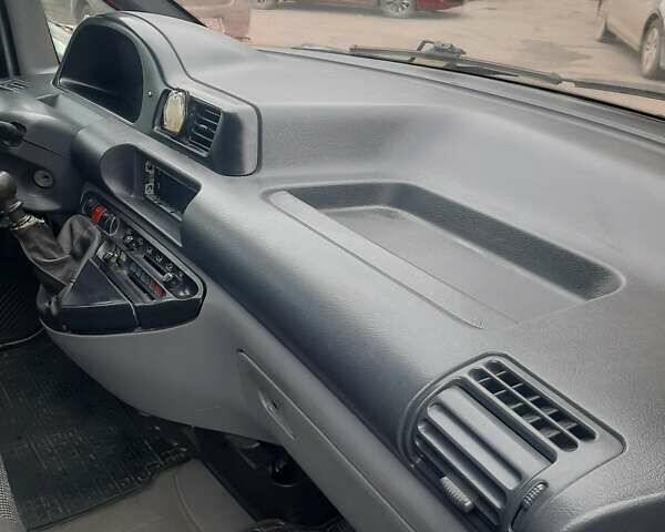 Сірий Пежо Експерт вант.-пас., об'ємом двигуна 2 л та пробігом 400 тис. км за 4500 $, фото 3 на Automoto.ua