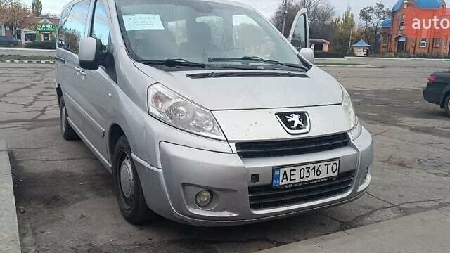 Серый Пежо Эксперт груз.-пасс., объемом двигателя 2 л и пробегом 100 тыс. км за 7000 $, фото 4 на Automoto.ua