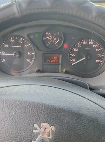 Серый Пежо Эксперт груз.-пасс., объемом двигателя 2 л и пробегом 348 тыс. км за 5200 $, фото 5 на Automoto.ua