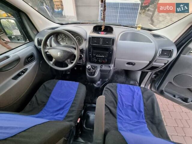 Сірий Пежо Експерт вант.-пас., об'ємом двигуна 1.56 л та пробігом 320 тис. км за 5900 $, фото 10 на Automoto.ua