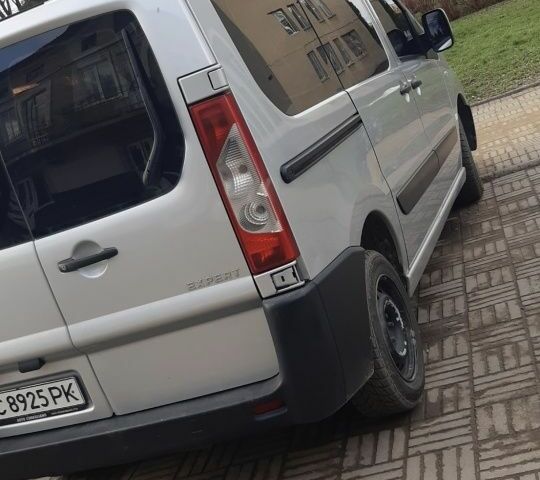 Серый Пежо Эксперт груз.-пасс., объемом двигателя 2 л и пробегом 350 тыс. км за 7000 $, фото 2 на Automoto.ua