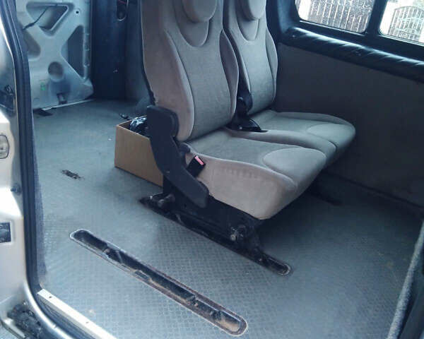 Серый Пежо Эксперт груз.-пасс., объемом двигателя 2 л и пробегом 274 тыс. км за 5500 $, фото 4 на Automoto.ua