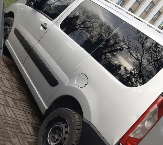 Серый Пежо Эксперт груз.-пасс., объемом двигателя 2 л и пробегом 350 тыс. км за 7000 $, фото 1 на Automoto.ua