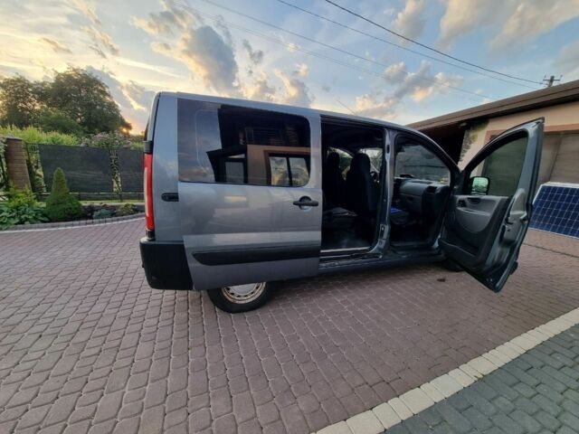 Серый Пежо Эксперт груз.-пасс., объемом двигателя 1.6 л и пробегом 320 тыс. км за 5700 $, фото 2 на Automoto.ua