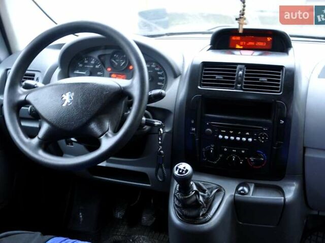 Серый Пежо Эксперт груз.-пасс., объемом двигателя 1.6 л и пробегом 320 тыс. км за 5700 $, фото 22 на Automoto.ua