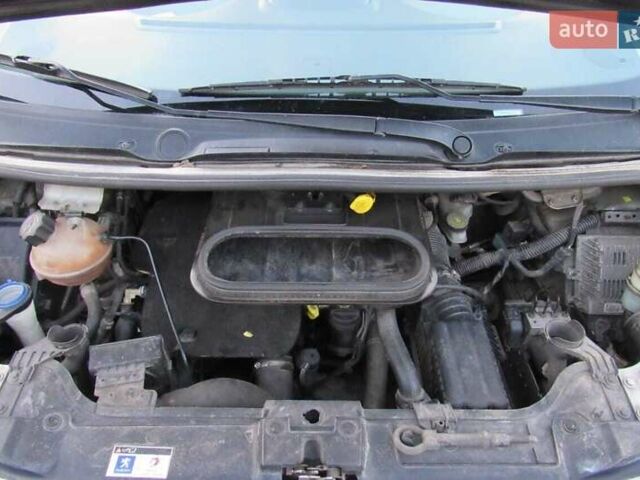 Серый Пежо Эксперт груз.-пасс., объемом двигателя 2 л и пробегом 336 тыс. км за 9500 $, фото 16 на Automoto.ua