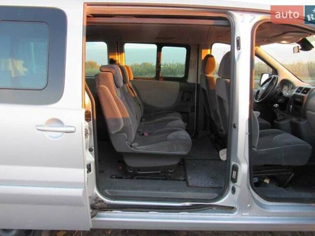 Серый Пежо Эксперт груз.-пасс., объемом двигателя 2 л и пробегом 336 тыс. км за 9500 $, фото 2 на Automoto.ua