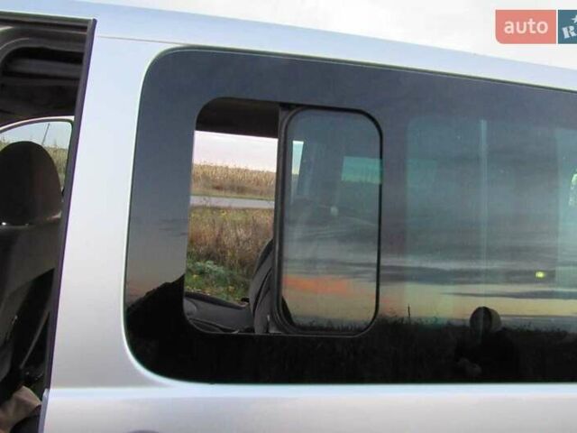 Серый Пежо Эксперт груз.-пасс., объемом двигателя 2 л и пробегом 336 тыс. км за 9500 $, фото 17 на Automoto.ua