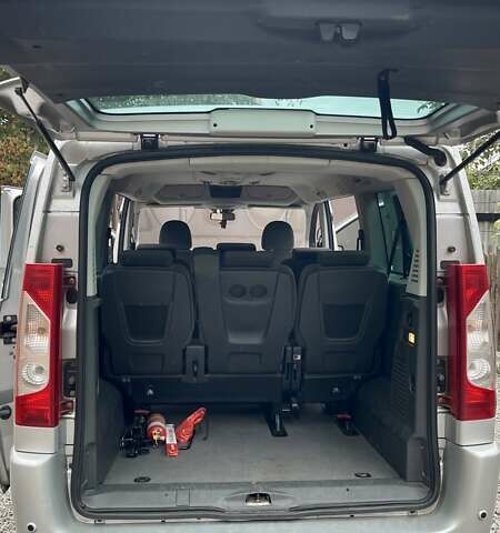 Пежо Эксперт груз.-пасс. 2010 в Ахтырке на Automoto.ua Серый Пежо Эксперт груз.-пасс., объемом двигателя 2 л и пробегом 283 тыс. км за 10200 $, фото 5 на Automoto.ua