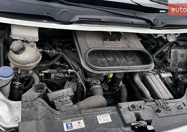 Серый Пежо Эксперт груз.-пасс., объемом двигателя 2 л и пробегом 289 тыс. км за 9300 $, фото 15 на Automoto.ua