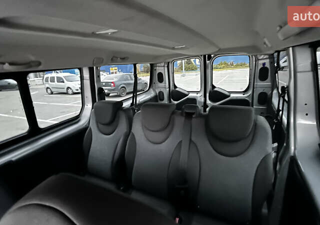 Серый Пежо Эксперт груз.-пасс., объемом двигателя 2 л и пробегом 289 тыс. км за 9300 $, фото 21 на Automoto.ua