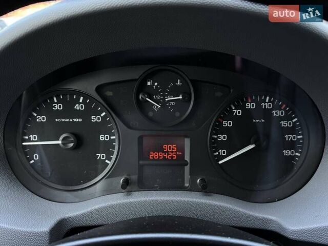 Серый Пежо Эксперт груз.-пасс., объемом двигателя 2 л и пробегом 289 тыс. км за 9900 $, фото 13 на Automoto.ua