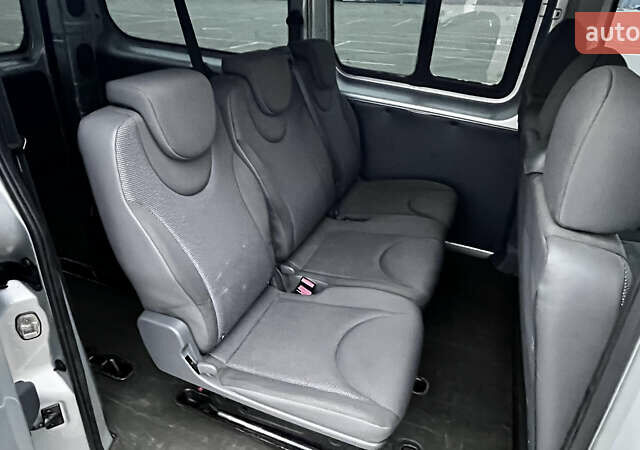 Серый Пежо Эксперт груз.-пасс., объемом двигателя 2 л и пробегом 289 тыс. км за 9300 $, фото 8 на Automoto.ua