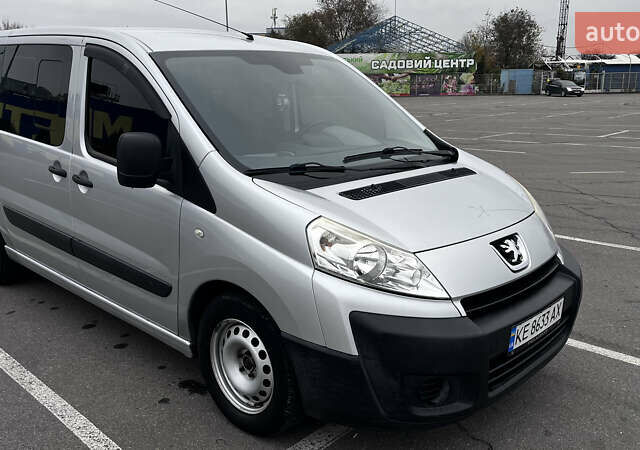 Серый Пежо Эксперт груз.-пасс., объемом двигателя 2 л и пробегом 289 тыс. км за 9300 $, фото 13 на Automoto.ua