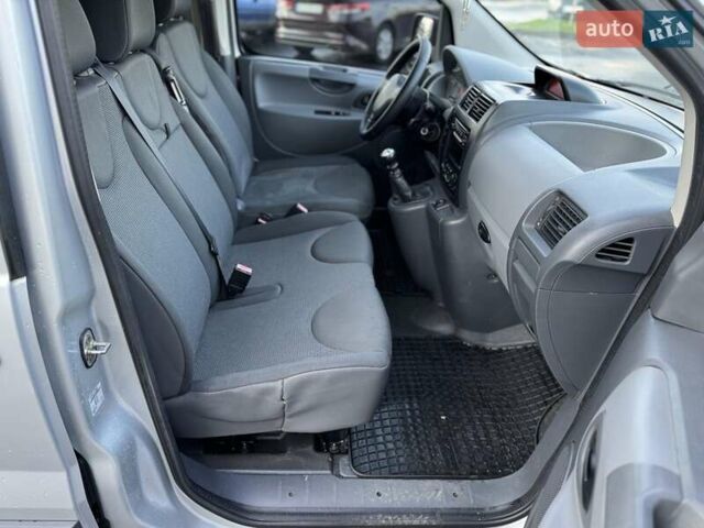 Серый Пежо Эксперт груз.-пасс., объемом двигателя 2 л и пробегом 289 тыс. км за 9900 $, фото 10 на Automoto.ua