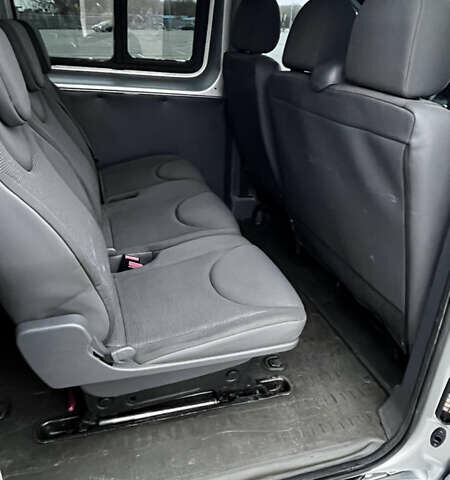 Серый Пежо Эксперт груз.-пасс., объемом двигателя 2 л и пробегом 289 тыс. км за 9300 $, фото 9 на Automoto.ua