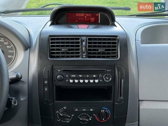 Серый Пежо Эксперт груз.-пасс., объемом двигателя 2 л и пробегом 289 тыс. км за 9900 $, фото 16 на Automoto.ua