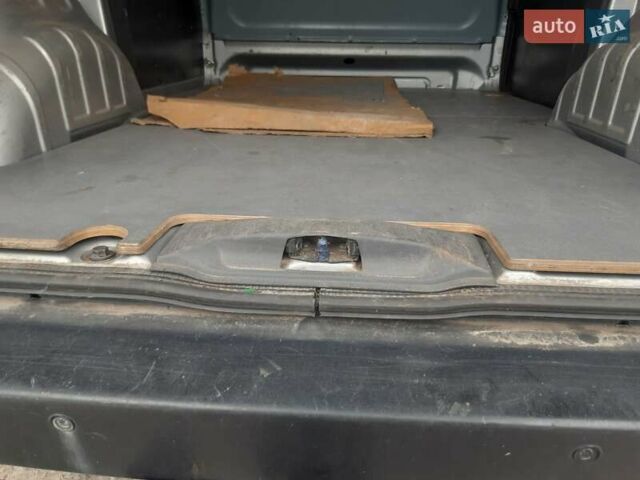 Пежо Эксперт груз.-пасс. 2011 в Василькове на Automoto.ua Серый Пежо Эксперт груз.-пасс., объемом двигателя 2 л и пробегом 220 тыс. км за 6200 $, фото 10 на Automoto.ua