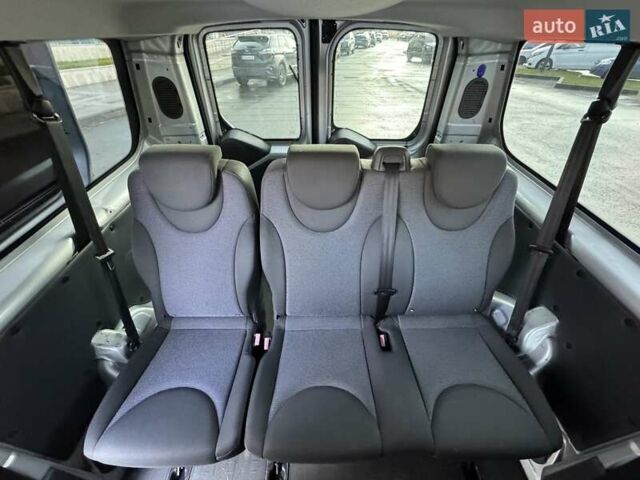Серый Пежо Эксперт груз.-пасс., объемом двигателя 2 л и пробегом 289 тыс. км за 9900 $, фото 23 на Automoto.ua