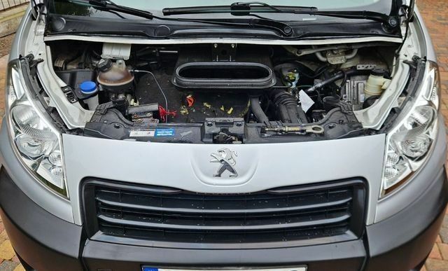 Серый Пежо Эксперт груз.-пасс., объемом двигателя 2 л и пробегом 259 тыс. км за 8500 $, фото 21 на Automoto.ua