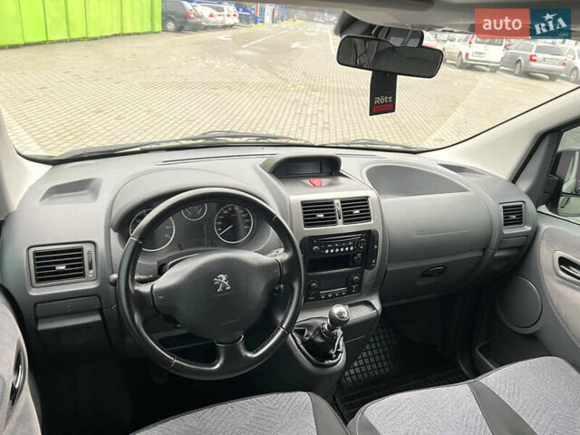 Сірий Пежо Експерт вант.-пас., об'ємом двигуна 2 л та пробігом 226 тис. км за 12800 $, фото 47 на Automoto.ua
