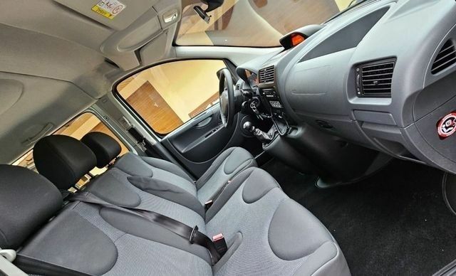 Серый Пежо Эксперт груз.-пасс., объемом двигателя 2 л и пробегом 259 тыс. км за 8300 $, фото 20 на Automoto.ua