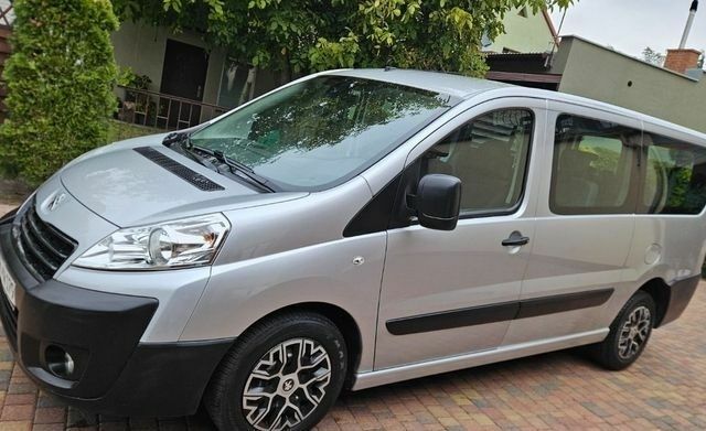 Серый Пежо Эксперт груз.-пасс., объемом двигателя 2 л и пробегом 259 тыс. км за 8300 $, фото 3 на Automoto.ua