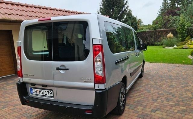 Серый Пежо Эксперт груз.-пасс., объемом двигателя 2 л и пробегом 259 тыс. км за 8300 $, фото 9 на Automoto.ua