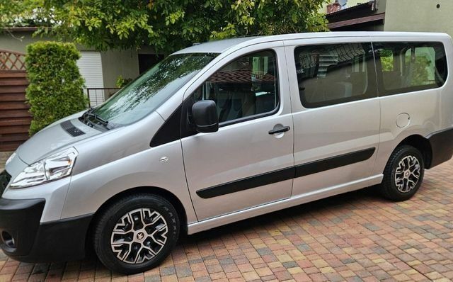 Серый Пежо Эксперт груз.-пасс., объемом двигателя 2 л и пробегом 259 тыс. км за 8500 $, фото 4 на Automoto.ua