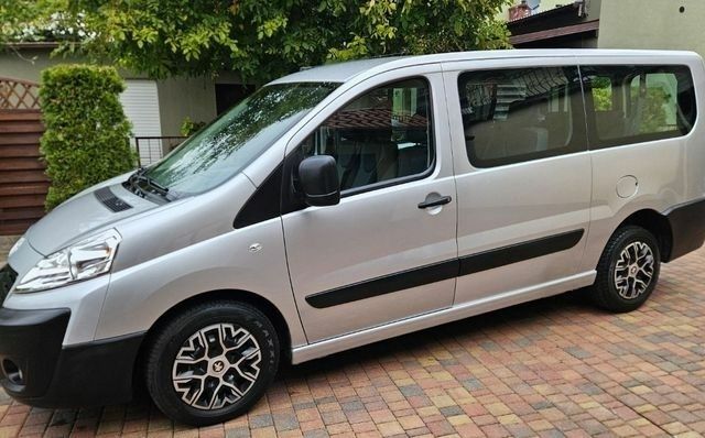 Серый Пежо Эксперт груз.-пасс., объемом двигателя 2 л и пробегом 259 тыс. км за 8300 $, фото 4 на Automoto.ua