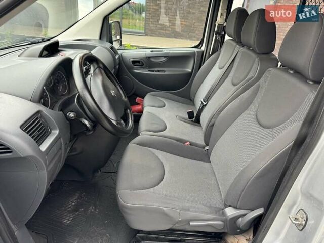 Пежо Эксперт груз.-пасс. 2015 в Луцке на Automoto.ua Серый Пежо Эксперт груз.-пасс., объемом двигателя 2 л и пробегом 280 тыс. км за 9999 $, фото 6 на Automoto.ua