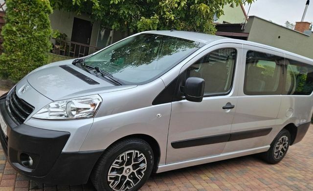 Серый Пежо Эксперт груз.-пасс., объемом двигателя 2 л и пробегом 259 тыс. км за 8500 $, фото 3 на Automoto.ua