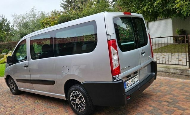 Серый Пежо Эксперт груз.-пасс., объемом двигателя 2 л и пробегом 259 тыс. км за 8500 $, фото 5 на Automoto.ua