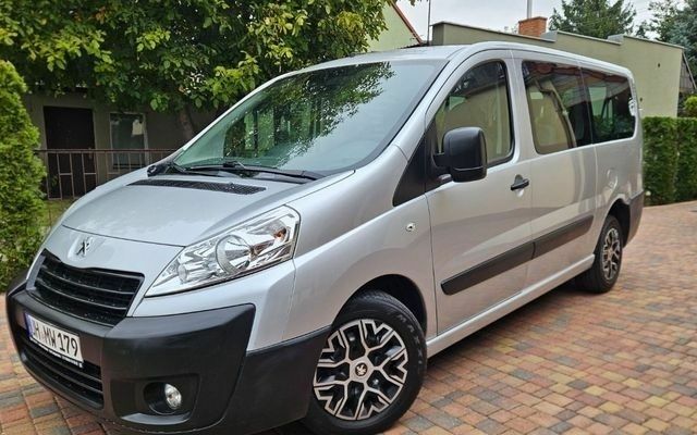 Серый Пежо Эксперт груз.-пасс., объемом двигателя 2 л и пробегом 259 тыс. км за 8300 $, фото 1 на Automoto.ua