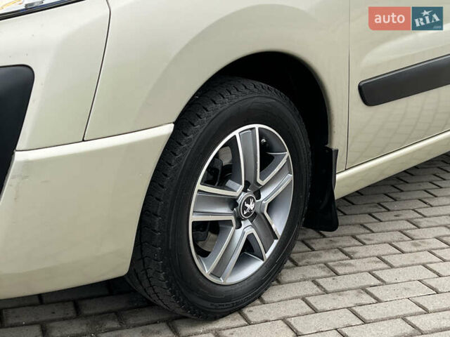 Сірий Пежо Експерт вант.-пас., об'ємом двигуна 2 л та пробігом 226 тис. км за 12800 $, фото 19 на Automoto.ua