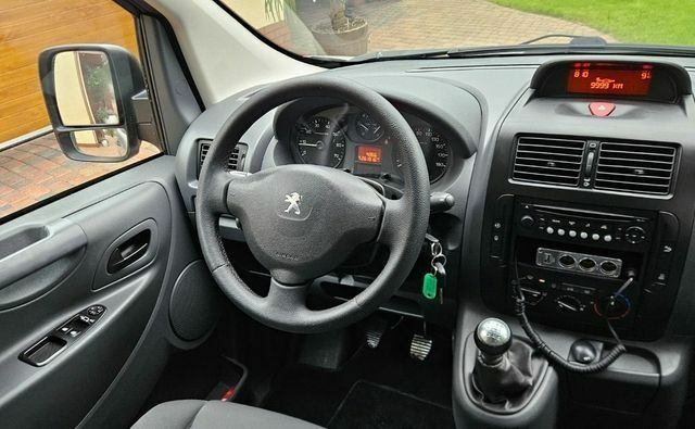 Серый Пежо Эксперт груз.-пасс., объемом двигателя 2 л и пробегом 259 тыс. км за 8500 $, фото 14 на Automoto.ua