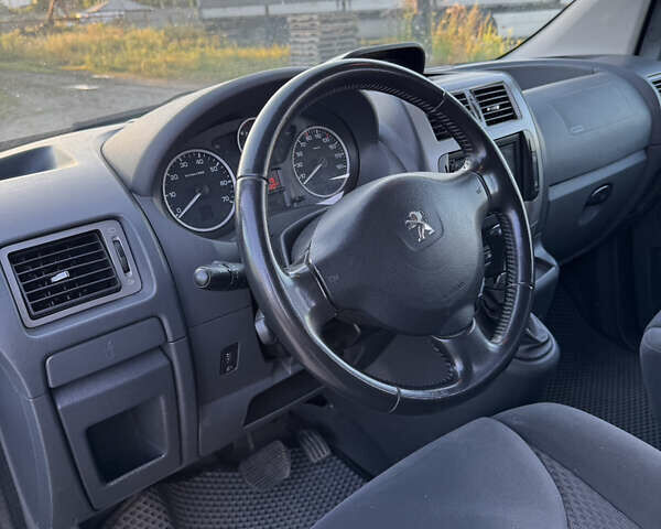 Серый Пежо Эксперт груз.-пасс., объемом двигателя 2 л и пробегом 330 тыс. км за 12500 $, фото 13 на Automoto.ua