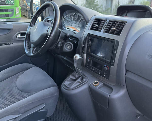 Серый Пежо Эксперт груз.-пасс., объемом двигателя 2 л и пробегом 330 тыс. км за 12500 $, фото 14 на Automoto.ua