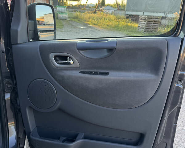 Серый Пежо Эксперт груз.-пасс., объемом двигателя 2 л и пробегом 330 тыс. км за 12500 $, фото 17 на Automoto.ua