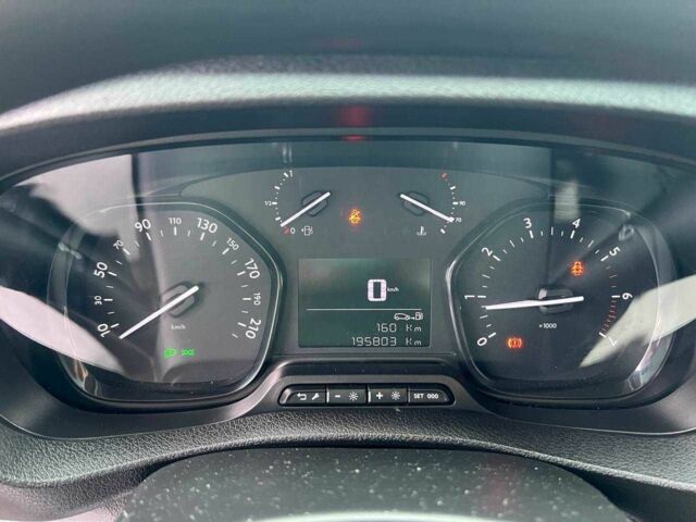 Серый Пежо Эксперт груз.-пасс., объемом двигателя 2 л и пробегом 195 тыс. км за 19900 $, фото 12 на Automoto.ua