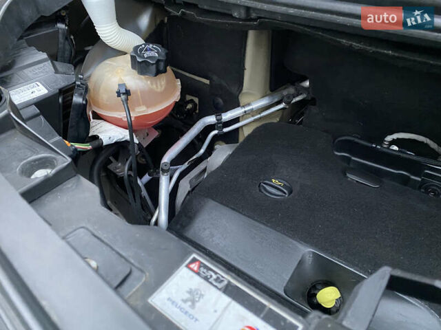 Серый Пежо Эксперт груз.-пасс., объемом двигателя 2 л и пробегом 195 тыс. км за 19800 $, фото 27 на Automoto.ua