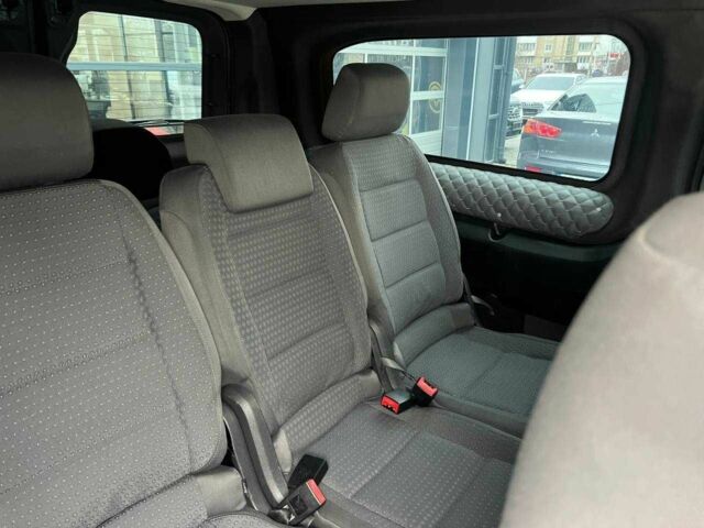 Серый Пежо Эксперт груз.-пасс., объемом двигателя 2 л и пробегом 195 тыс. км за 19900 $, фото 19 на Automoto.ua