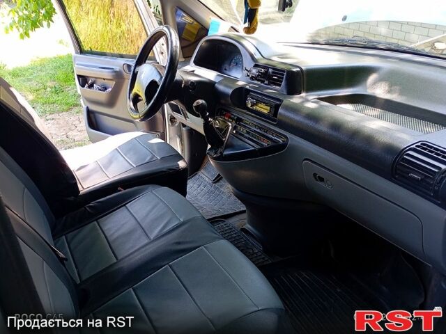 Серый Пежо Эксперт груз.-пасс., объемом двигателя 2 л и пробегом 230 тыс. км за 3600 $, фото 3 на Automoto.ua