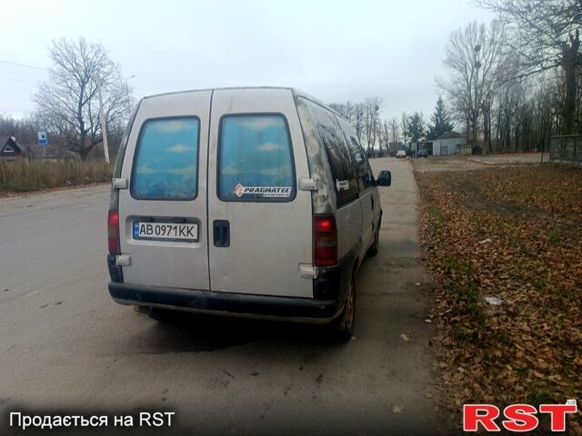 Серый Пежо Эксперт груз.-пасс., объемом двигателя 2 л и пробегом 319 тыс. км за 2800 $, фото 4 на Automoto.ua